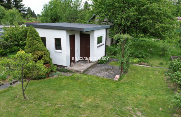 Działka w ROD „Wiślana Dolina” - ul. Rybna, Przegorzały   
W pobliżu: ZOO, Park Decjusza, Las Wolski, Kopiec Kościuszki 

 Mam 