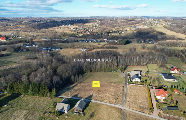 4 działek budowlanych od 11ar do 12,5ar 