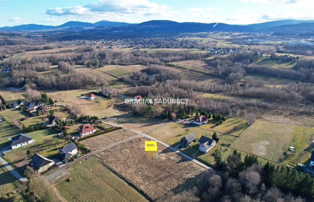 4 działek budowlanych od 11ar do 12,5ar 