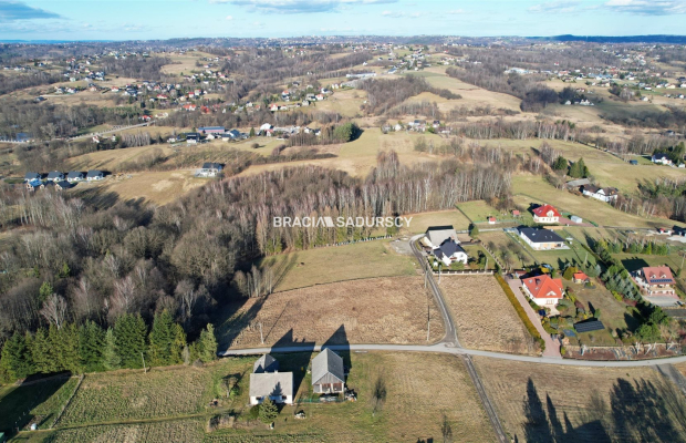 4 działek budowlanych od 11ar do 12,5ar 