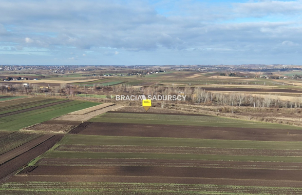 Działka rolna o pow. 41 ar. w Krakowie.  
Przedmiotem oferty jest nieruchomość gruntowa niezabudowana o nr ew.  40  położona w 