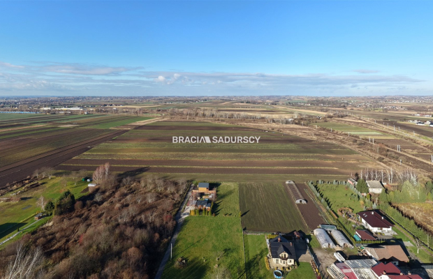 Działka budowlana o pow. 13 ar. w Krakowie.  
Przedmiotem oferty jest nieruchomość gruntowa niezabudowana o nr ew.  52/1  położ