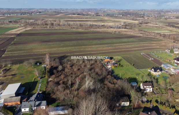 Działka budowlana o pow. 37 ar. w Krakowie.  
Przedmiotem oferty jest nieruchomość gruntowa niezabudowana o nr ew.  52/2  położ