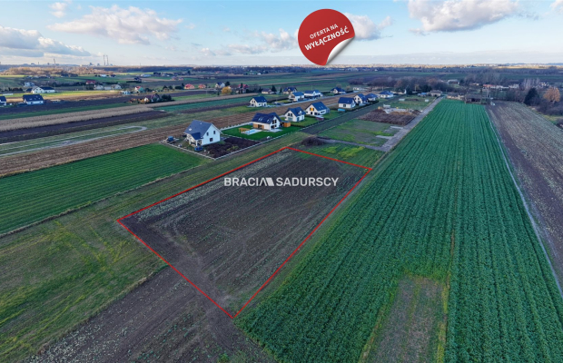 Działka budowlana o pow. 28 arów w Krakowie - Nowej Hucie   
 
Przedmiotem oferty jest działka o nr  305    położona w obrębie 