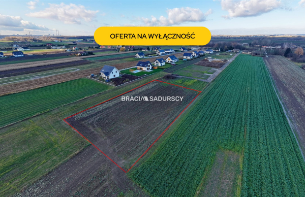 Działka budowlana o pow. 28 arów w Krakowie - Nowej Hucie   
 
Przedmiotem oferty jest działka o nr  305    położona w obrębie 