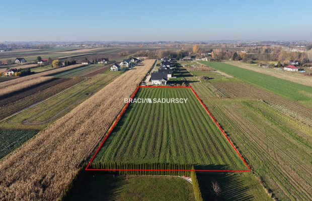 Działka budowlana o pow. 57 arów w Krakowie - Nowej Hucie   
 
Przedmiotem oferty jest działka o nr  309/2    położona w obrębi