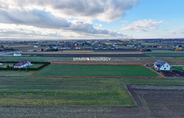 Działka budowlana o pow. 57 arów w Krakowie - Nowej Hucie   
 
Przedmiotem oferty jest działka o nr  309/2    położona w obrębi