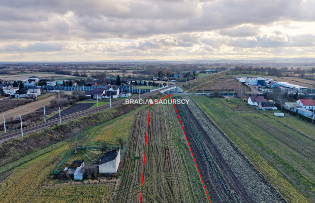 Działka budowlana o pow. 46 arów w Krakowie - Nowej Hucie   
 
Przedmiotem oferty jest działka o nr  302    położona w obrębie 