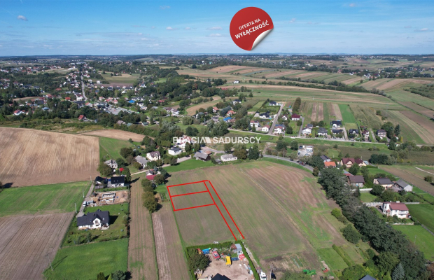 Działka budowlana - Kraków, Nowa Huta, Łuczanowice, ul. ks. Kazimierza Figlewicza  

 Na sprzedaż działka budowlana o powierzch