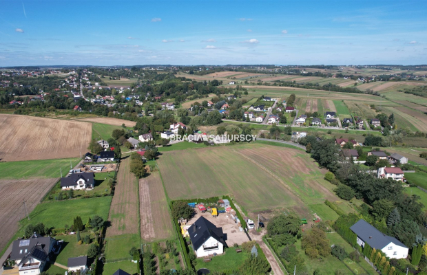 Działka budowlana - Kraków, Nowa Huta, Łuczanowice, ul. ks. Kazimierza Figlewicza  

 Na sprzedaż działka budowlana o powierzch