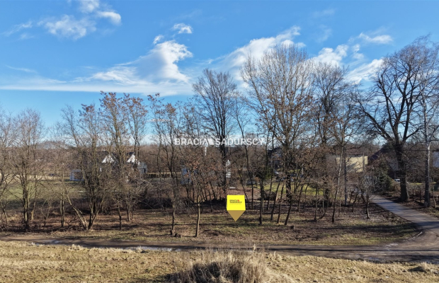 DZIAŁKA BUDOWLANA 9 ARÓW JEZIORZANY UZBROJONA