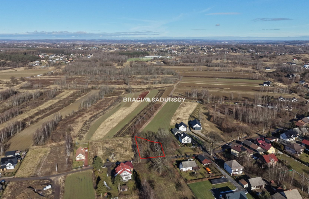 DZIAŁKA BUDOWLANA 9 ARÓW JEZIORZANY UZBROJONA