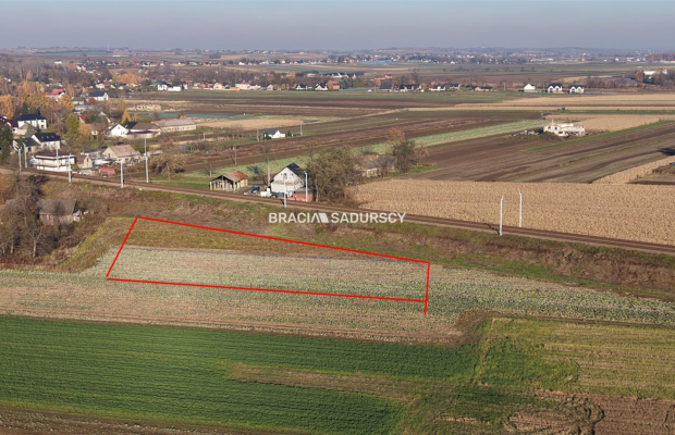 Działka rolna o pow. 26 arów w Krakowie - Nowej Hucie   
 
Przedmiotem oferty jest działka o nr  293  położona w obrębie  NH-22