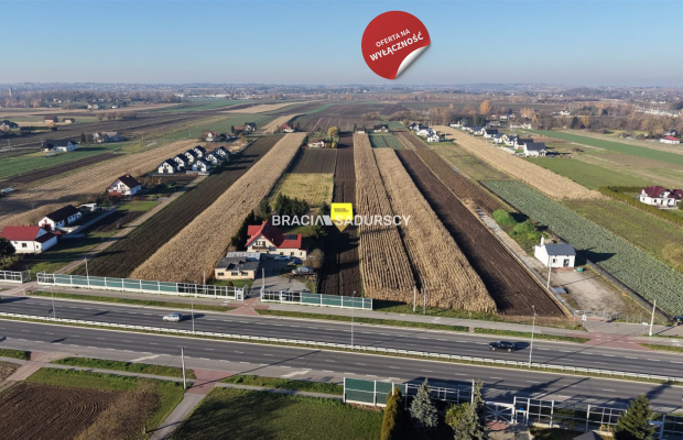 Działka budowlana o pow. 23 arów w Krakowie - Nowej Hucie   
 
Przedmiotem oferty jest działka o nr  323/2    położona w obrębi