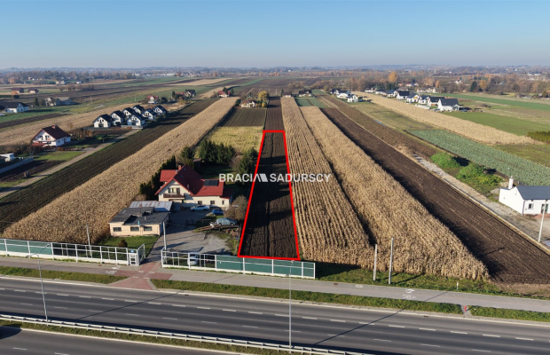 Działka budowlana o pow. 23 arów w Krakowie - Nowej Hucie   
 
Przedmiotem oferty jest działka o nr  323/2    położona w obrębi