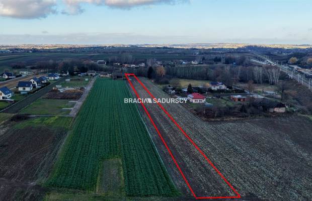 Działka budowlana o pow. 55 arów w Krakowie - Nowej Hucie   
 
Przedmiotem oferty jest działka o nr  298/2    położona w obrębi