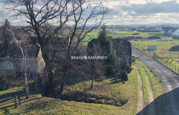 Działka budowlana o pow. 83 arów w Krakowie - Nowej Hucie   
 
Przedmiotem oferty jest działka o nr  301/2    położona w obrębi