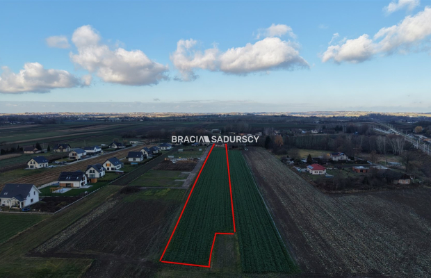 Działka budowlana o pow. 83 arów w Krakowie - Nowej Hucie   
 
Przedmiotem oferty jest działka o nr  301/2    położona w obrębi