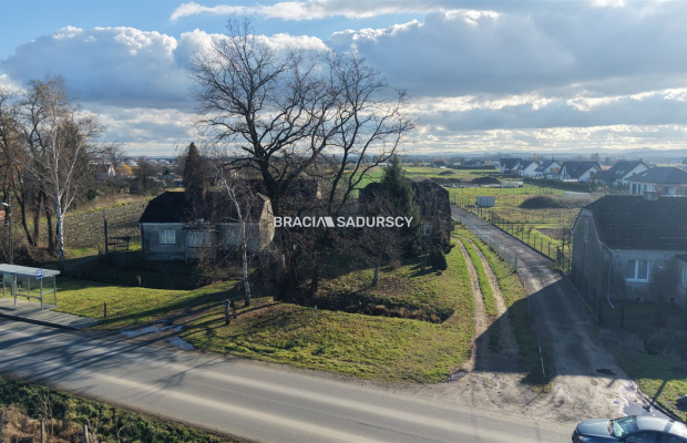 Działka budowlana o pow. 83 arów w Krakowie - Nowej Hucie   
 
Przedmiotem oferty jest działka o nr  301/2    położona w obrębi