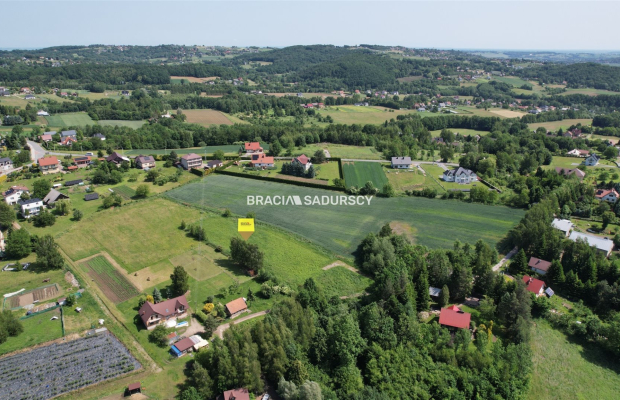 GRAJÓW, GMINA WIELICZKA, DZIAŁKA BUDOWLANA O POW. 1145 m 2 .  
 
Widokowa działka budowlana w zacisznym spokojnym miejscu, w mi