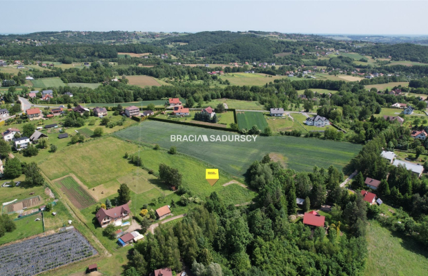 GRAJÓW, GMINA WIELICZKA, DZIAŁKA BUDOWLANA O POW. 1145 m 2 .  
 
Widokowa działka budowlana w zacisznym spokojnym miejscu, w mi