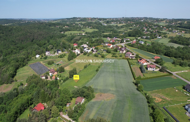 GRAJÓW, GMINA WIELICZKA, DZIAŁKA BUDOWLANA O POW. 1145 m 2 .  
 
Widokowa działka budowlana w zacisznym spokojnym miejscu, w mi