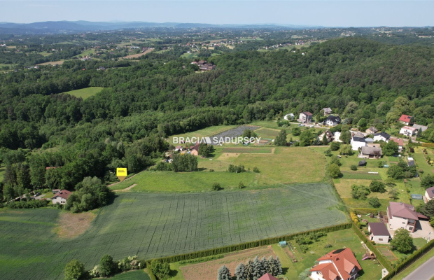 GRAJÓW, GMINA WIELICZKA, DZIAŁKA BUDOWLANA O POW. 1145 m 2 .  
 
Widokowa działka budowlana w zacisznym spokojnym miejscu, w mi