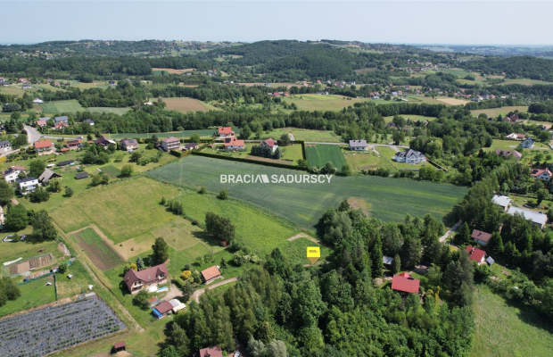 GRAJÓW, GMINA WIELICZKA, DZIAŁKA BUDOWLANA O POW. 1145 m 2 .  
 
Widokowa działka budowlana w zacisznym spokojnym miejscu, w mi