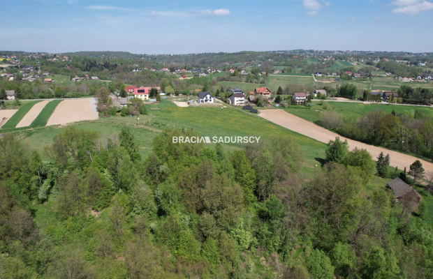 Działka rolna z drewnianym domem Nowa Wieś 