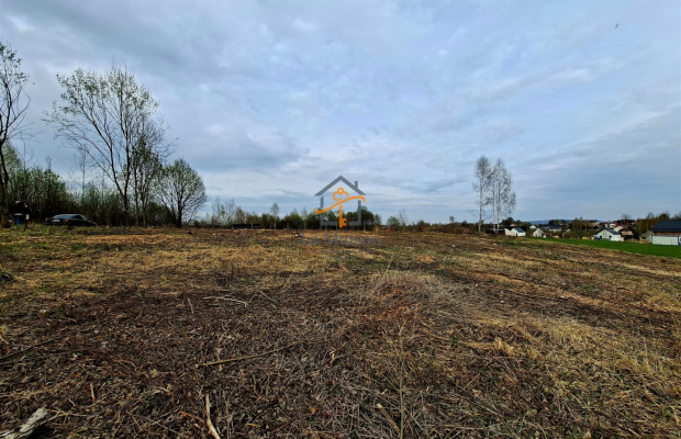 Na sprzedaż działka o powierzchni 30 arów w miejscowości Mników (gm. Liszki), położona w wyjątkowo malowniczej okolicy - tuż pr