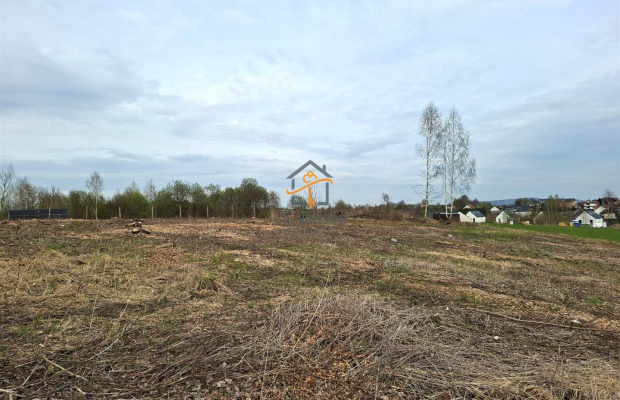 Na sprzedaż działka o powierzchni 30 arów w miejscowości Mników (gm. Liszki), położona w wyjątkowo malowniczej okolicy - tuż pr