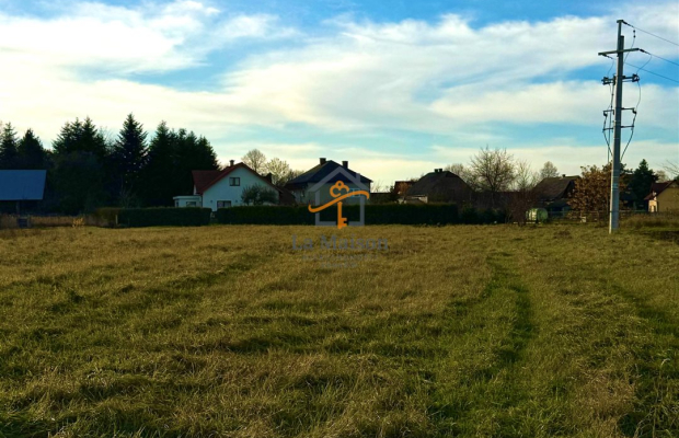 Rusicice, gm. Czernichów. 27 ar w zielonej okolicy