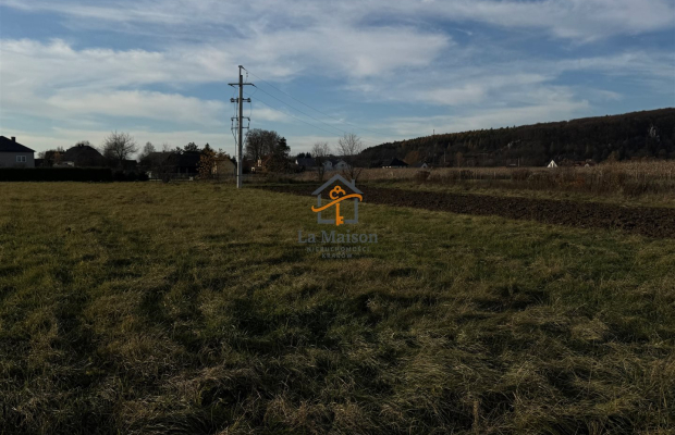 Rusicice, gm. Czernichów. 27 ar w zielonej okolicy