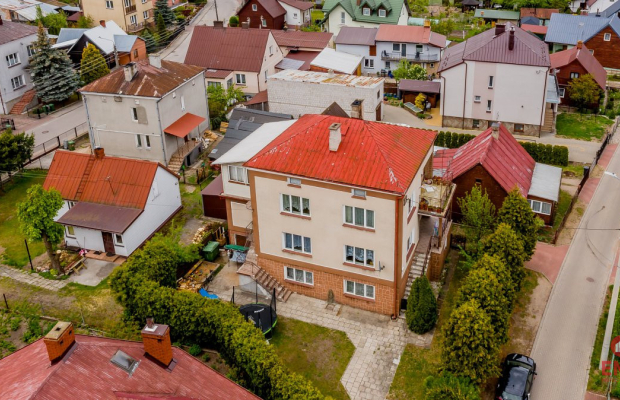 Dom 2 piętrowy, ogród