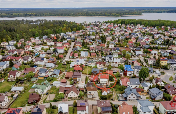 Dom 2 piętrowy, ogród