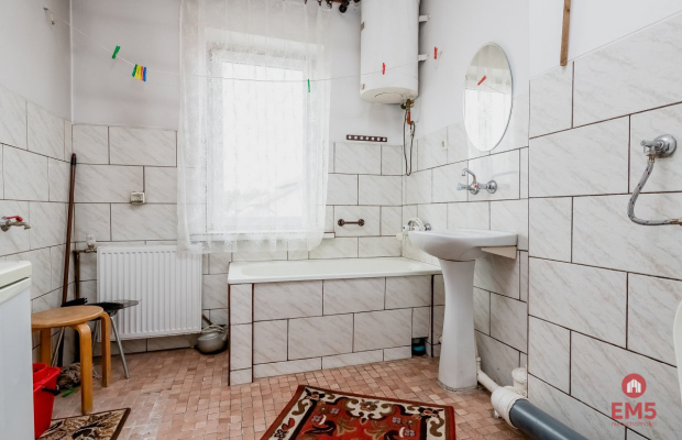 Dom 2 piętrowy, ogród