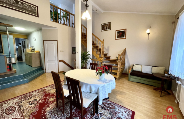 Dom szeregowy z lokalem usługowym