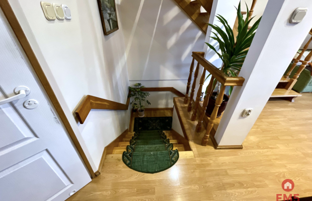 Dom szeregowy z lokalem usługowym