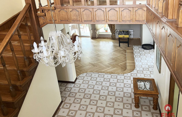 Dom z ogrodem Porosły