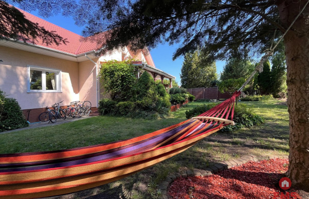 Dom z ogrodem Porosły