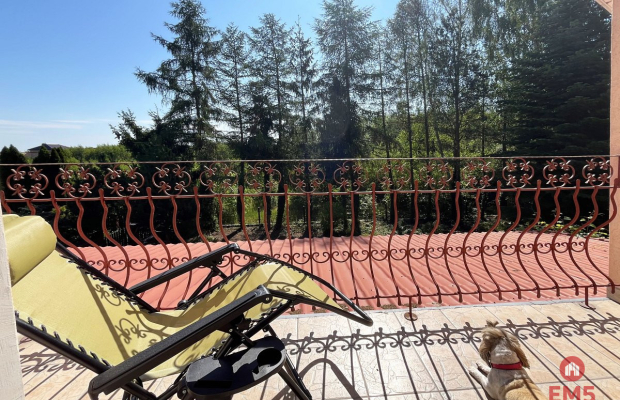 Dom z ogrodem Porosły