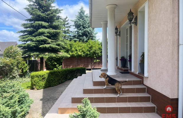 Dom z ogrodem Porosły