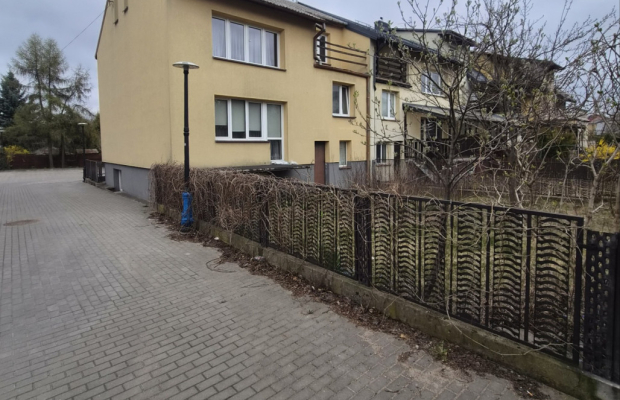 Dom z zabudowie szeregowej, do remontu