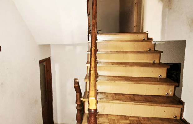 Dom z zabudowie szeregowej, do remontu