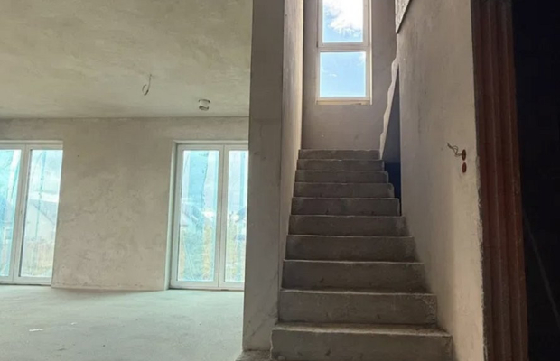 Bliźniak 10 minut od miasta.