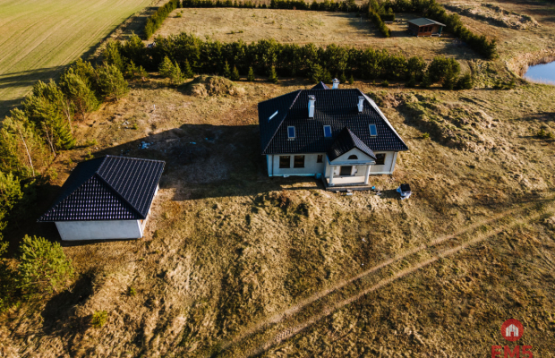 Dom 190 m² w stanie surowym – duża działka 5000 m²