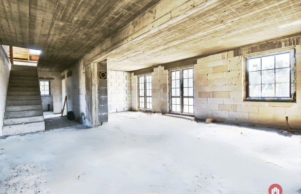 Dom 190 m² w stanie surowym – duża działka 5000 m²