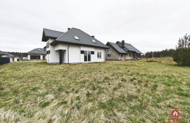 Dom wolnostojący 160 m² blisko jeziora i lasu