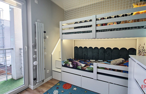 Nowoczesny skrajny szeregowiec z dużym ogrodem!