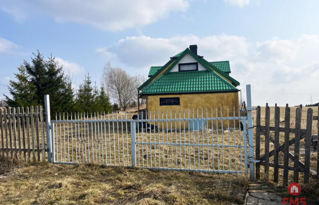 Dom,  hala, działka. Nieruchomość do wykończenia.